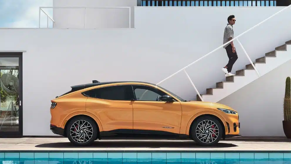 ford-mustang-mach-e-3