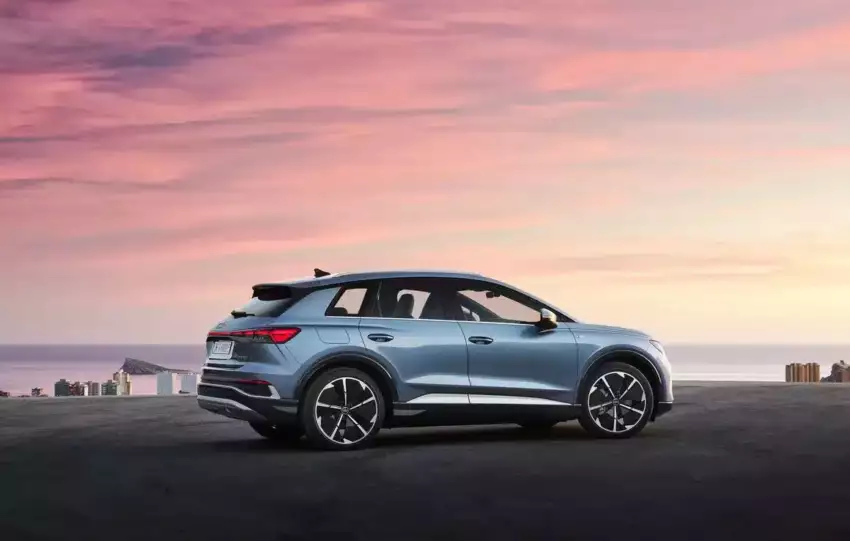 1-audi-q4-e-tron