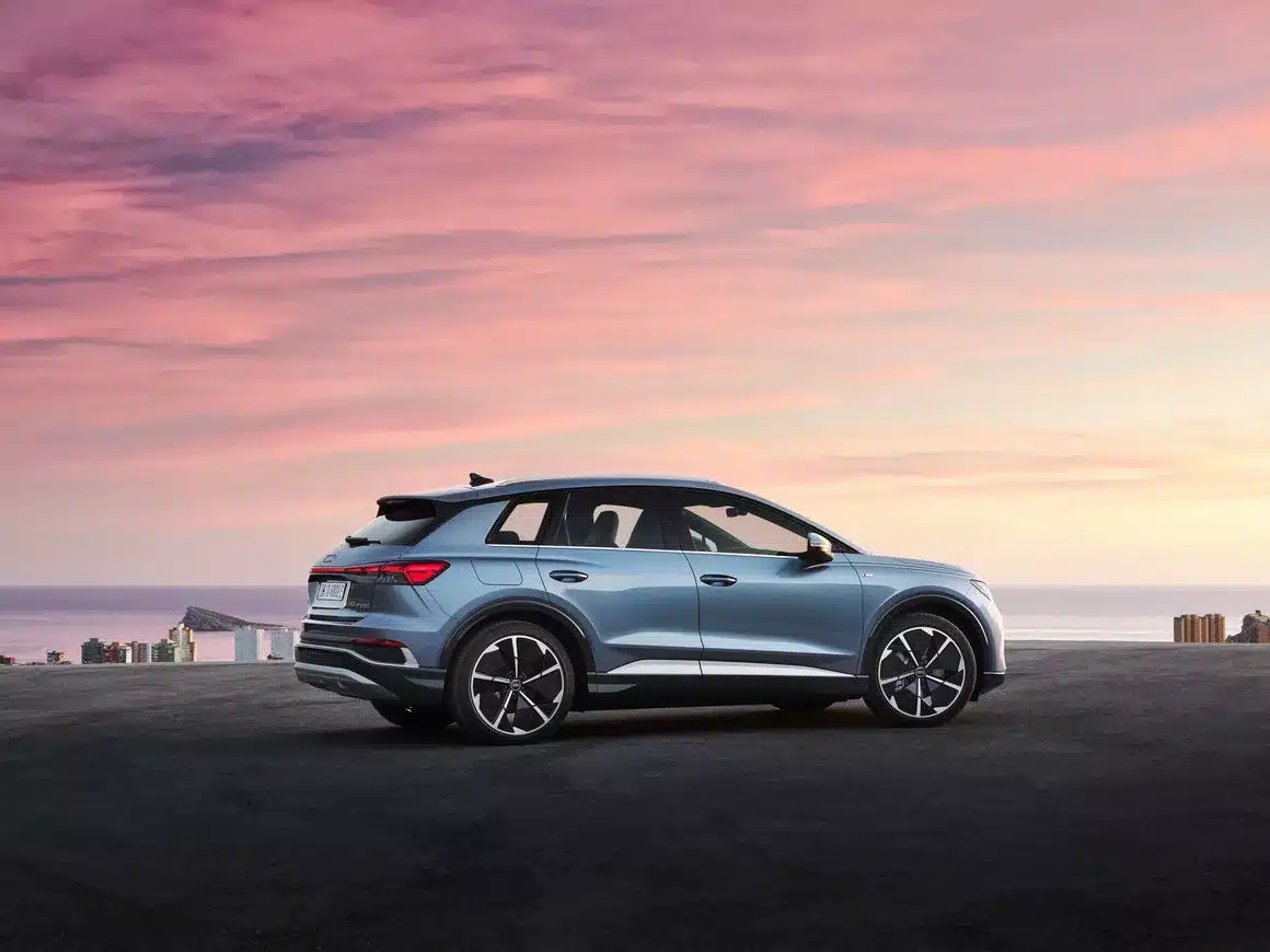 1-audi-q4-e-tron