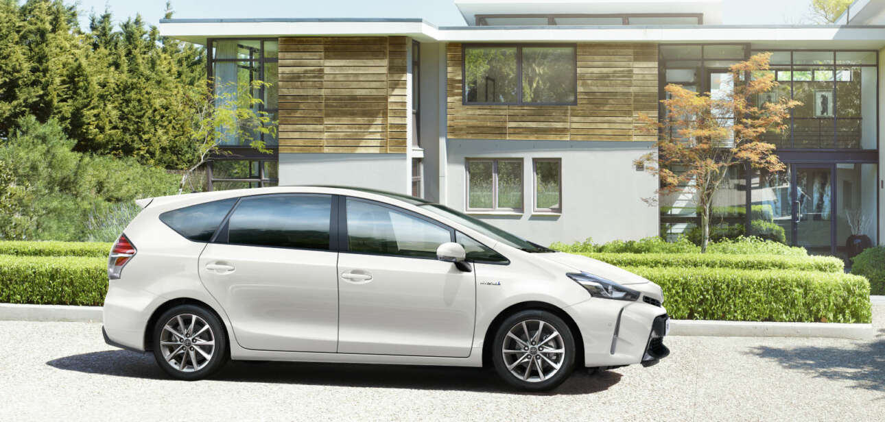 1-toyota-prius-plus-hybrid