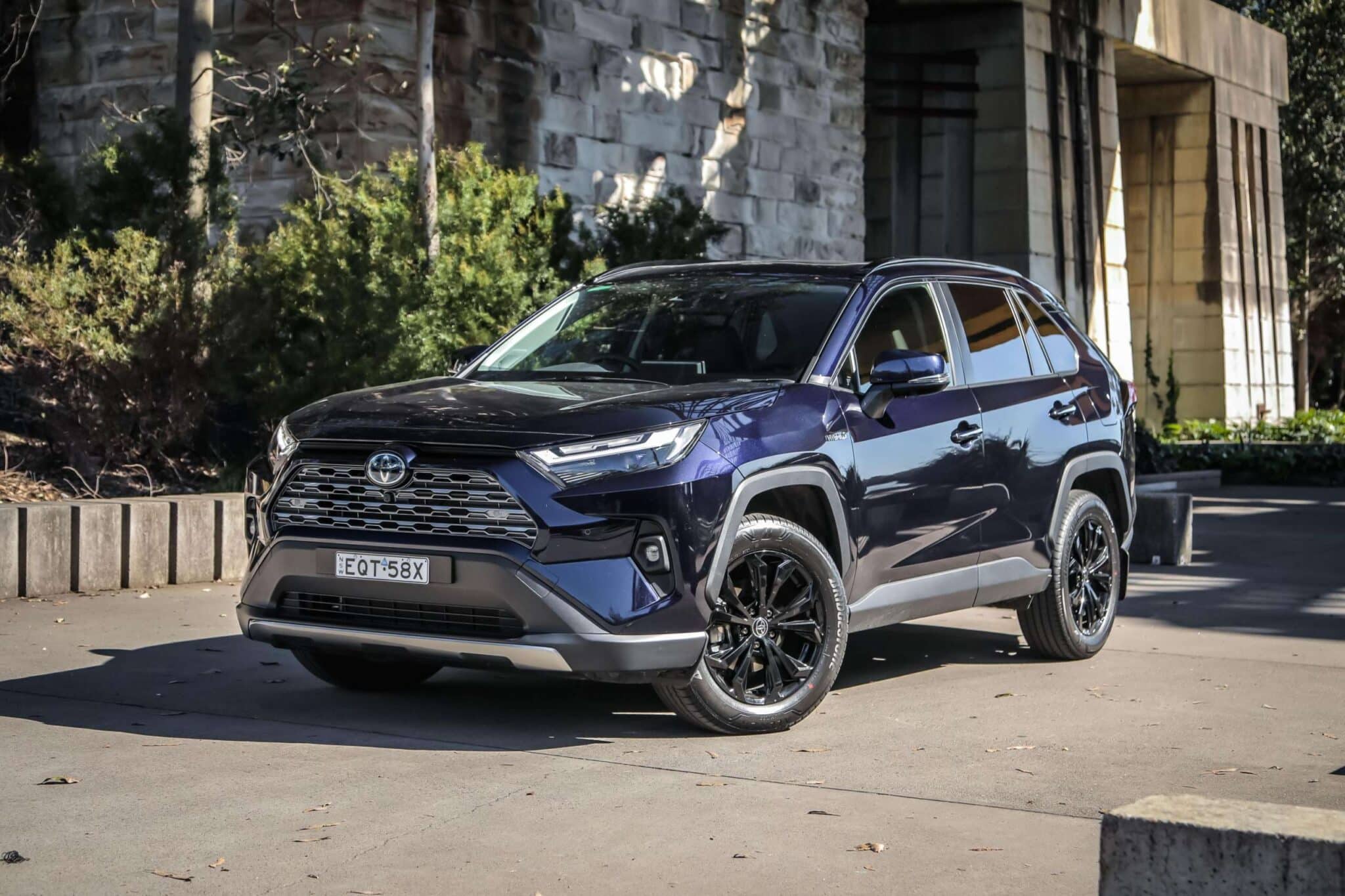 1-toyota-rav4-hybrid